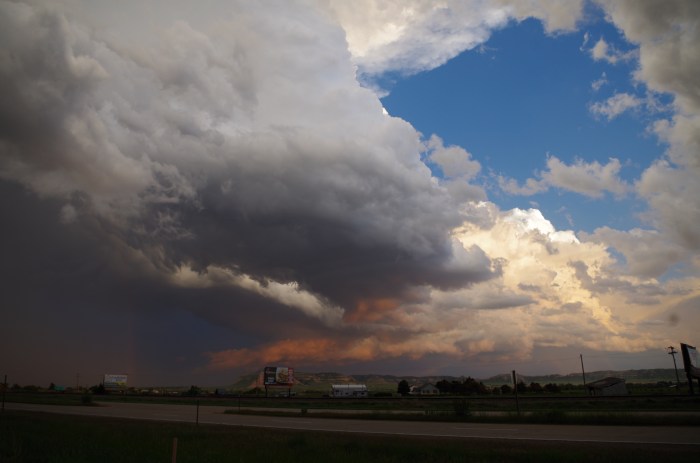 Beautiful view of the storm cell as the sun sets.